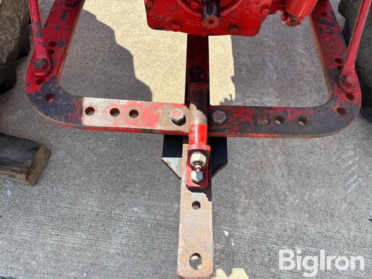 1954-ih-farmall-super-m-ta-2wd-tractor-image-11