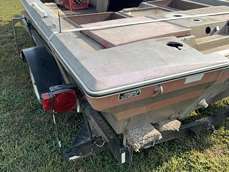 cheater-sx-bass-boat-&-nice-trailer-image-13