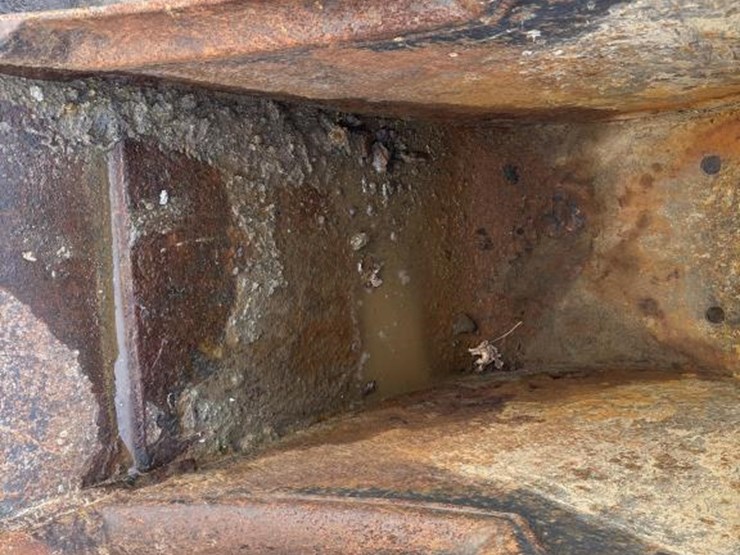 #5050-•-geith-mx6hd-approx-18"-smooth-lip-mini-bucket-image-5