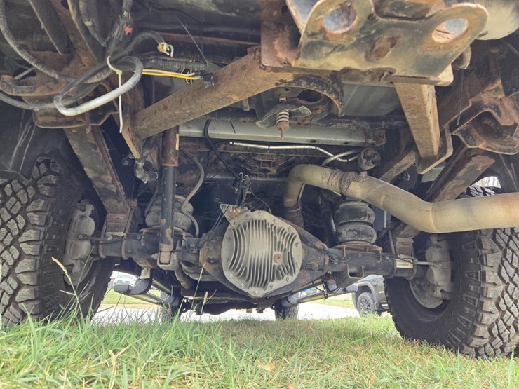 2017-dodge-ram-3500-image-30