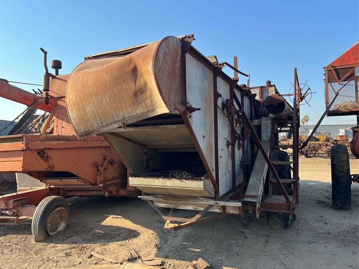 john-deere-pull-type-combine-image-12