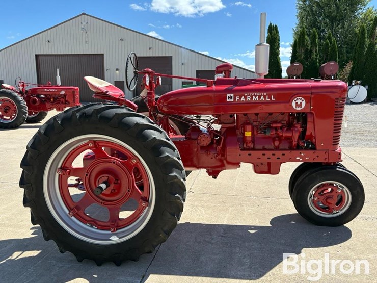 1953-ih-farmall-super-m-2wd-tractor-image-4