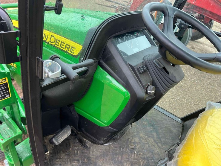 john-deere-1025r-image-17