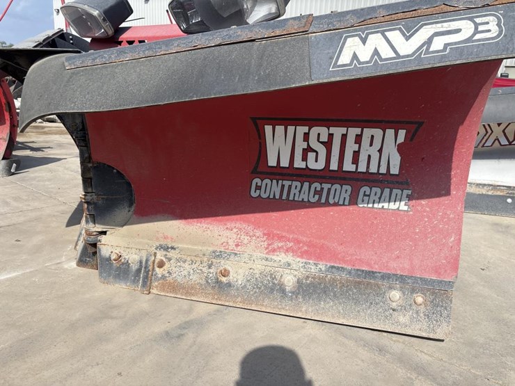 #5029-•-western-mvp3-ultra-finish-truck-v-plow-image-3