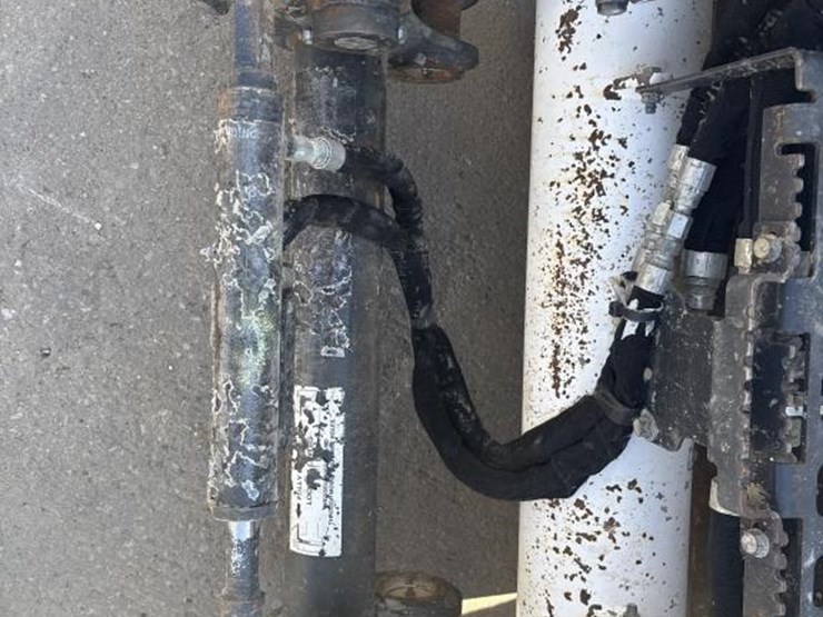 2022-bobcat-t870-image-28