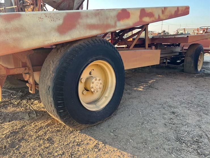 self-propelled-bale-accumulator-image-19