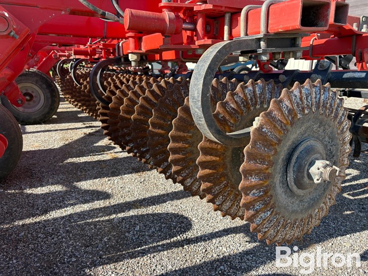 2012-kuhn-krause-excelerator-8000-image-14