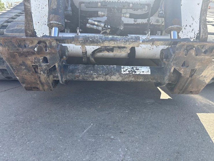 2022-bobcat-t870-image-25