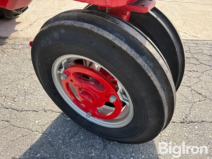 1956-case-ih-350-image-12