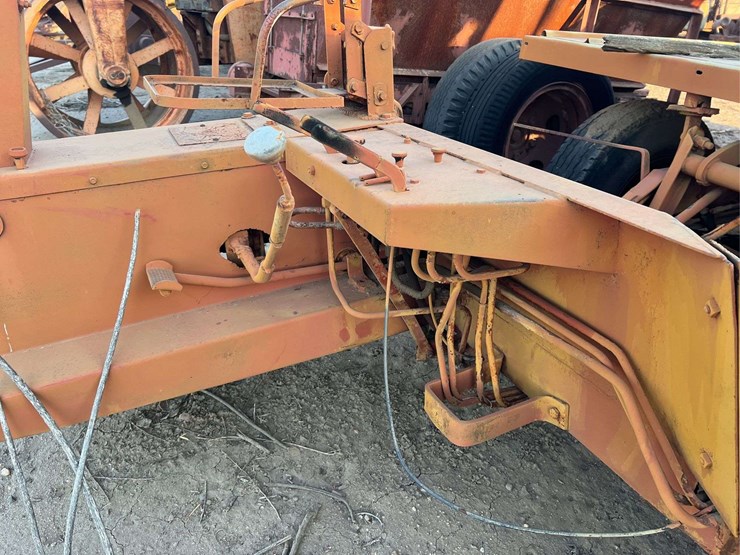 self-propelled-bale-accumulator-image-7