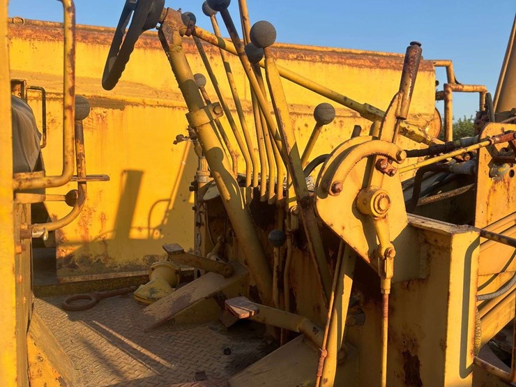 pmco-speedmatic-pm412-road-grader-image-43