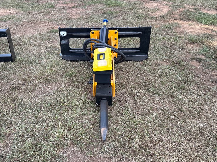 #445-•-quick-attach-breaker-hammer-image-3