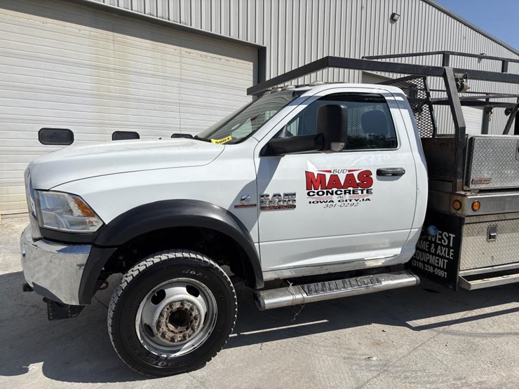 2016-dodge-ram-5500-image-9