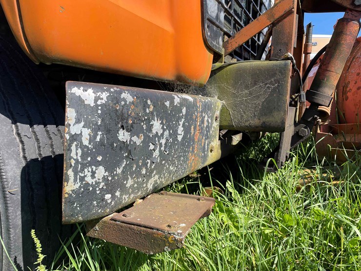 1984-ford-8000-image-42