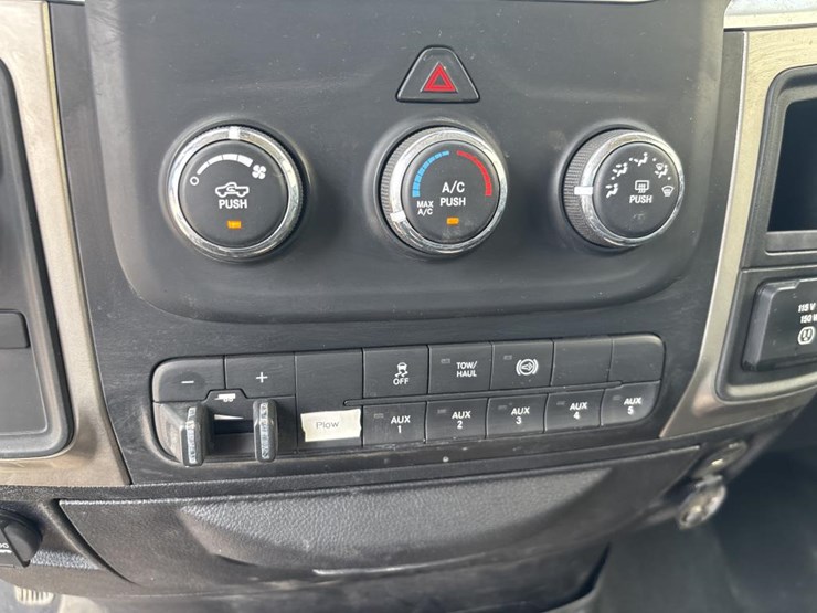 2016-dodge-ram-3500-image-49