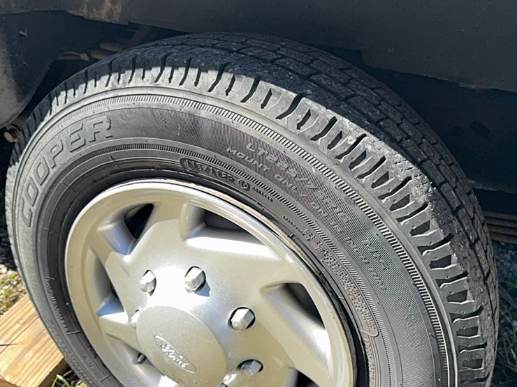 2011-ford-142-image-4