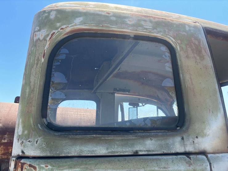 white-3000-truck-image-28