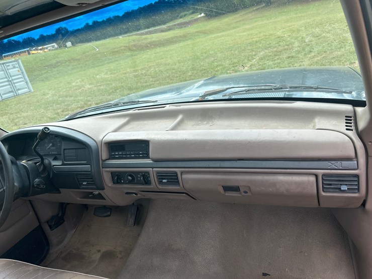 1995-ford-f150-image-16