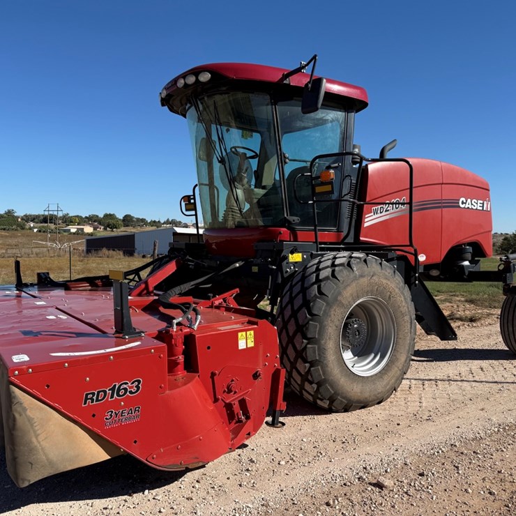 2020 CASE IH WD2104
