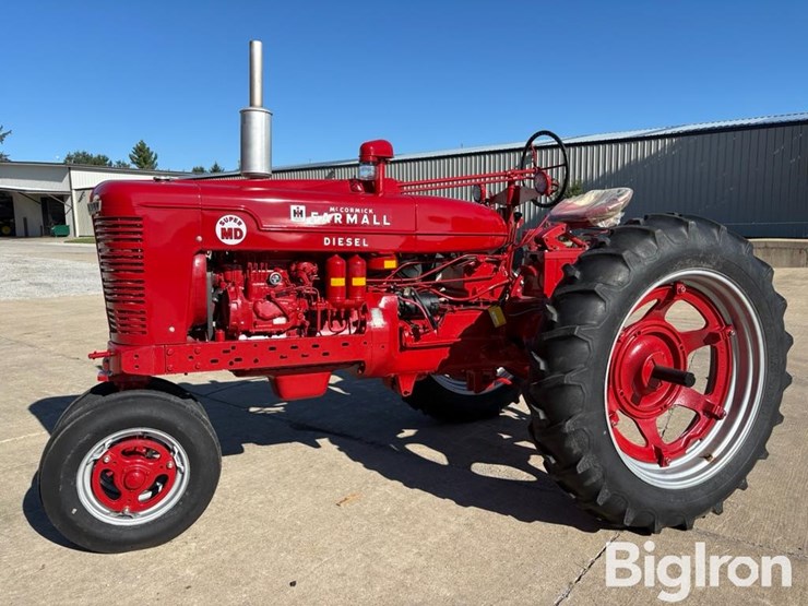 1953-ih-farmall-super-md-2wd-tractor-image-1