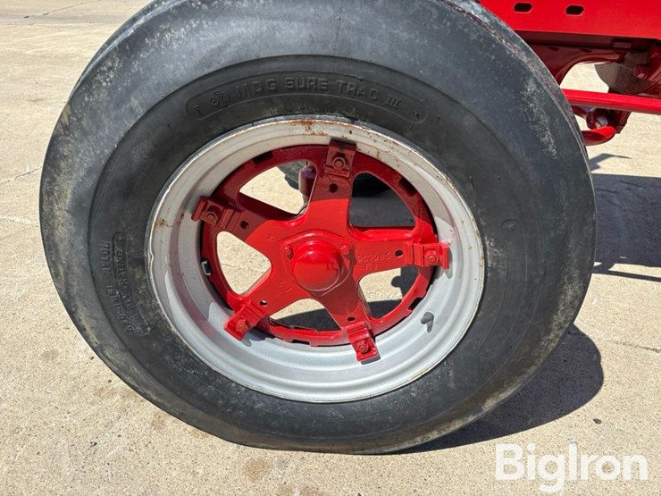 1954-ih-super-wd6-ta-2wd-tractor-image-19