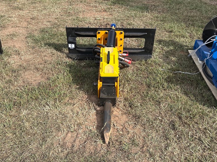 #449-•-quick-attach-breaker-hammer-image-3