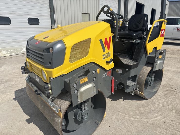 #5056-•-2019-wacker-neuson-rd28-smooth-drum-roller-image-9