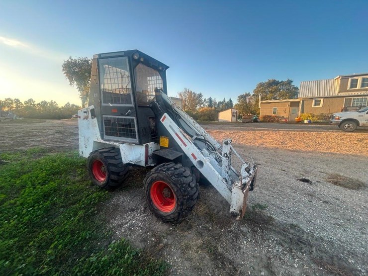 1981-model-2000-bobcat-mini-payloader-image-1