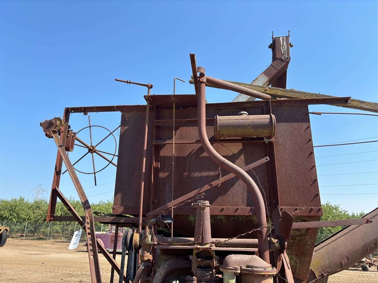 john-deere-pull-type-combine-image-15