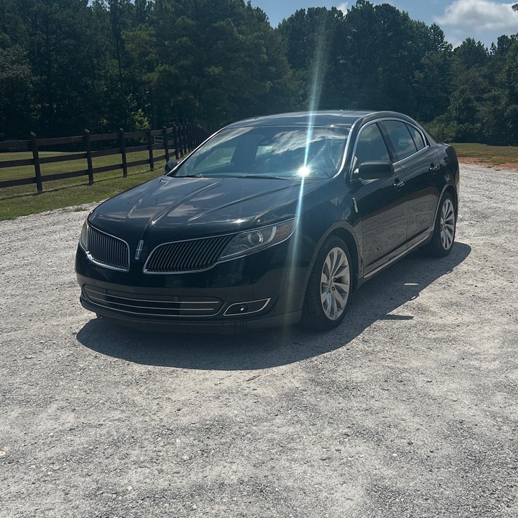 #400 • 2016 Lincoln MKS Passenger Car