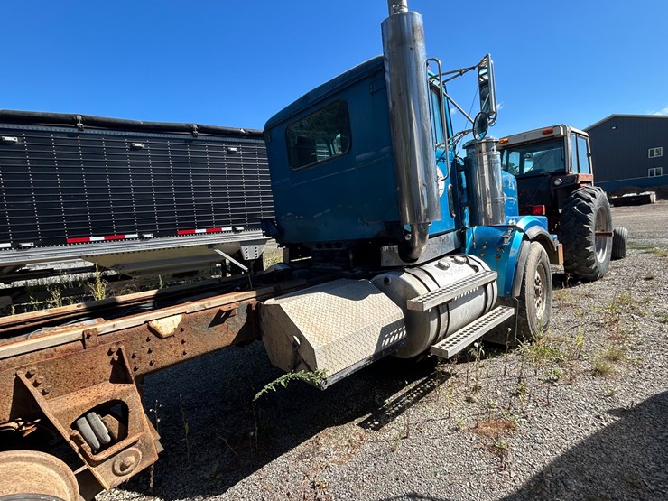 #4598-•-1993-western-star-quad-axle-truck-image-23