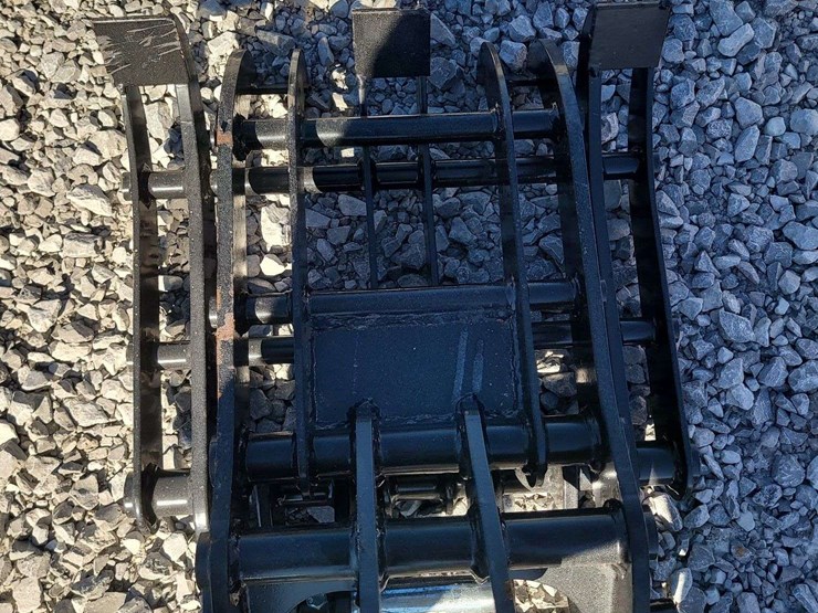 mini-excavator-grapple.-image-3