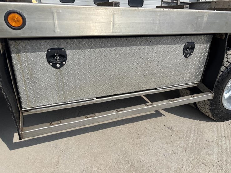 2016-dodge-ram-3500-image-19