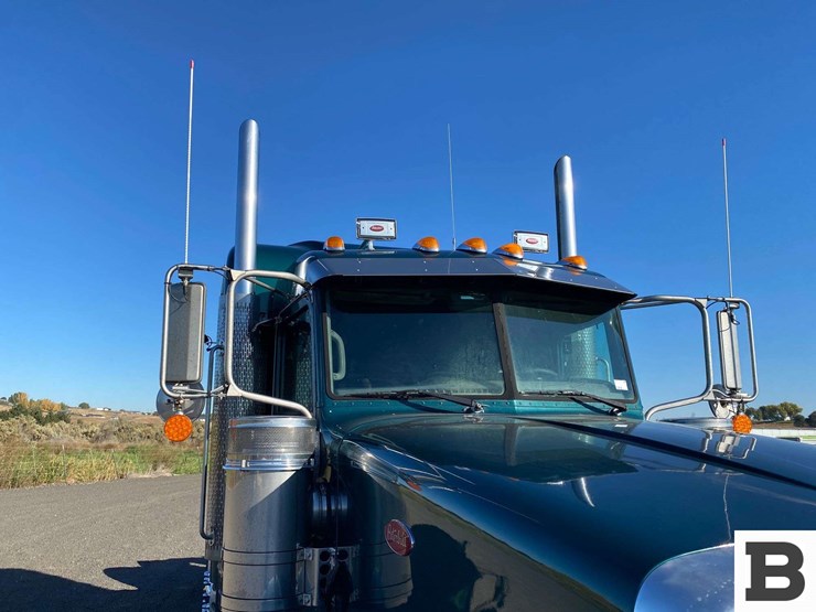 2013-peterbilt-367-image-10