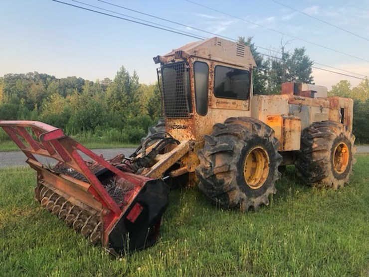 john-deere-330-image-1