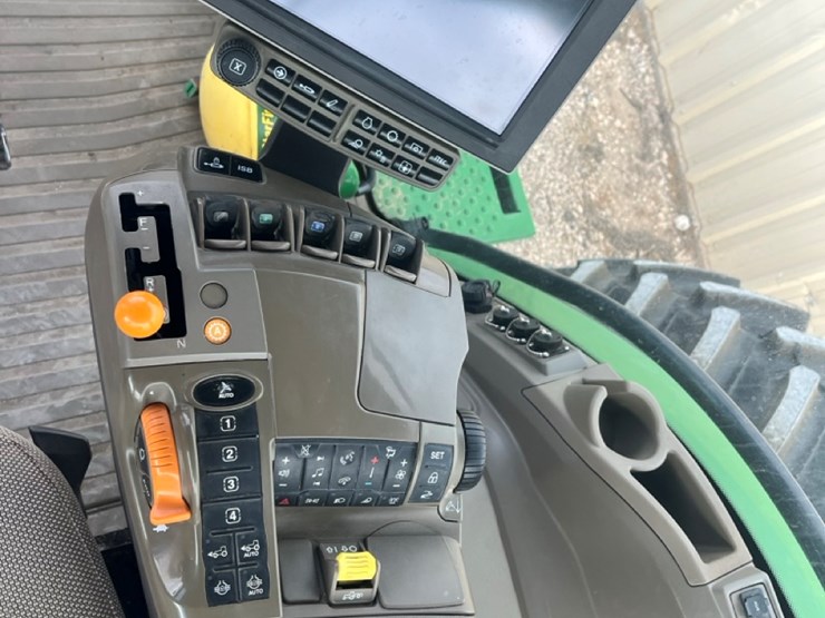 john-deere-8r-310-image-24