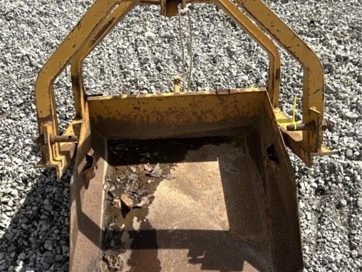 king-kutter-dirt-scoop-image-1