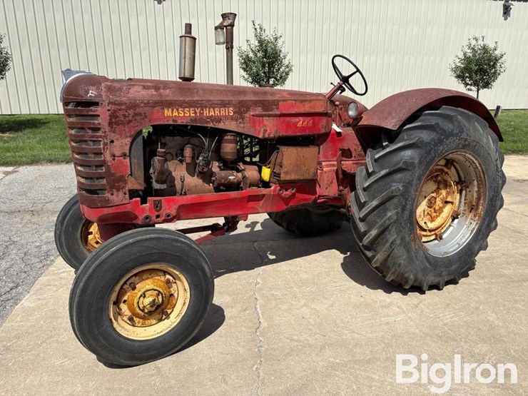 1956-massey-harris-444-image-1