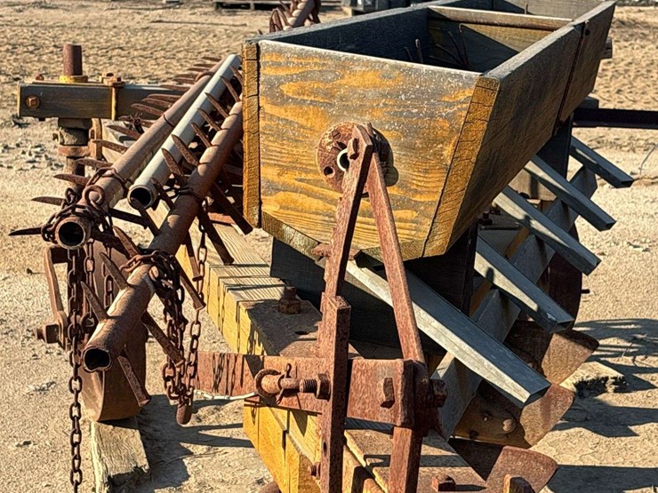 stockton-5-bottom-wooden-frame-plow-image-15