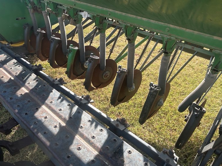 john-deere-8300-image-6