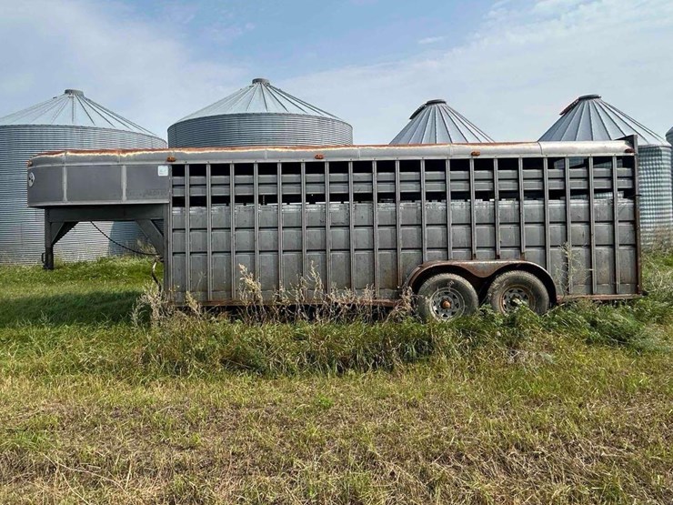 trailalong-stock-trailer-image-2