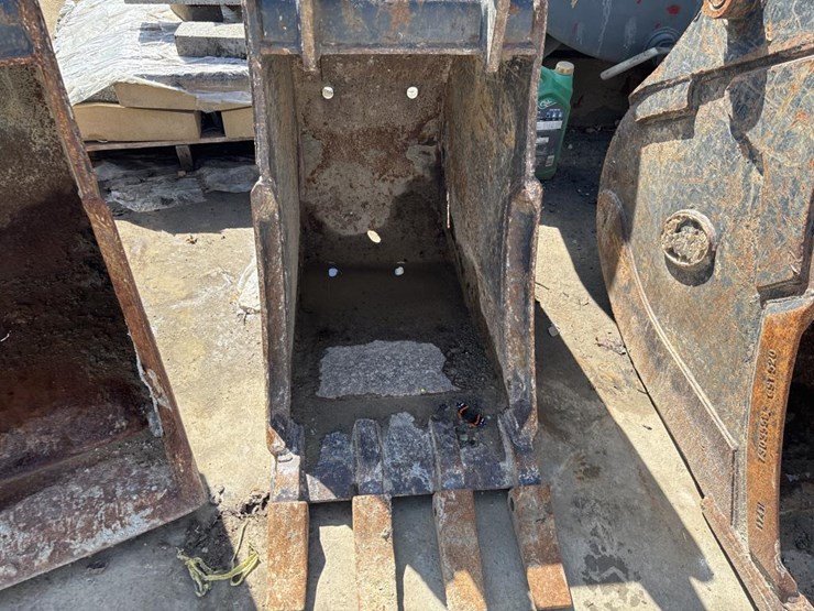 #5053-•-geith-mx6hd-approx-18"-tooth-bucket-image-2