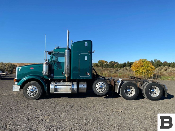 2013-peterbilt-367-image-3