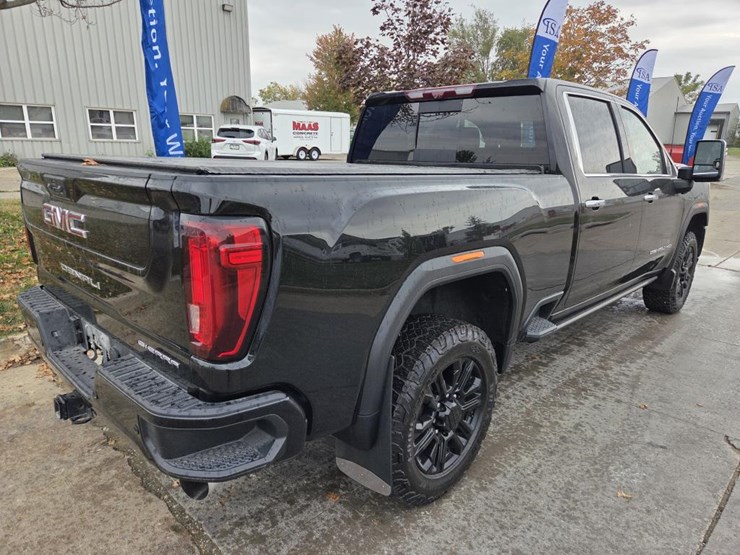 2023-gmc-3500hd-image-6