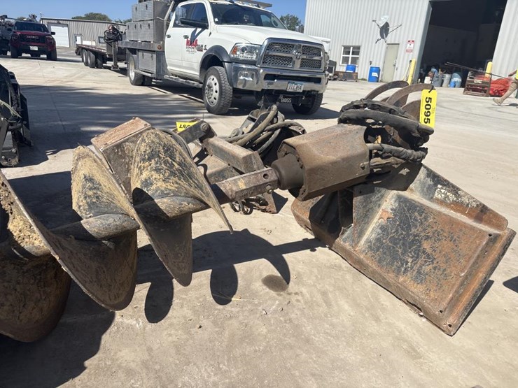 #5095-•-bobcat-24"-skid-steer-auger-image-2