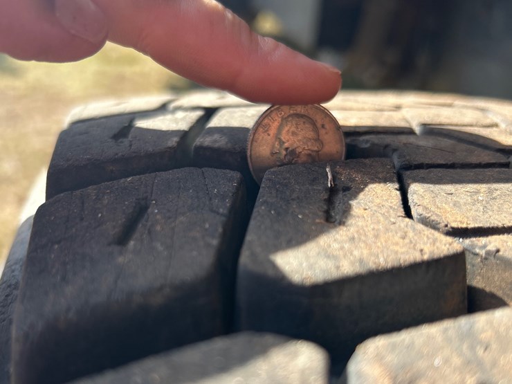 1977-ford-8000-image-21