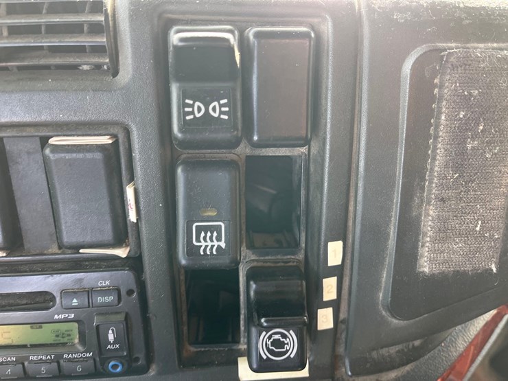 1998-volvo-semi-image-55