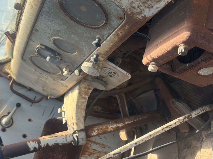 white-3000-truck-image-35