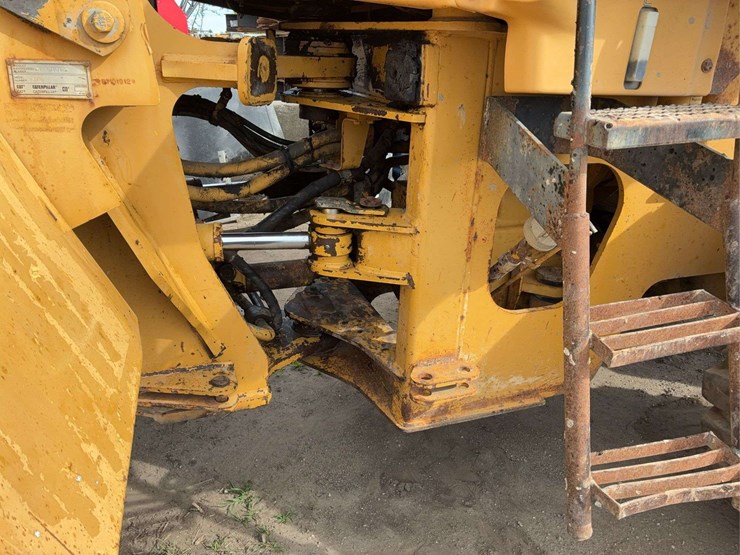 caterpillar-938f-image-9