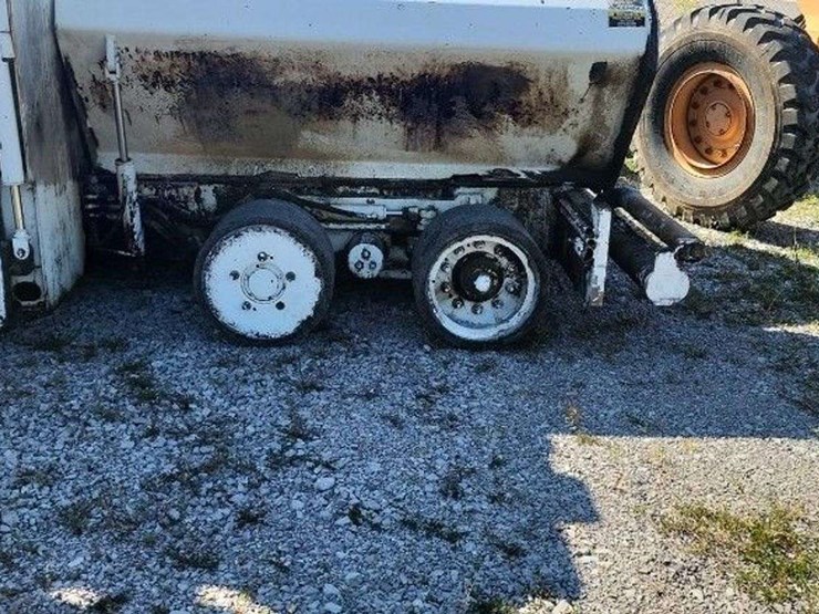 2017-roadtec-wheel-asphalt-paver-w/omini4-image-15